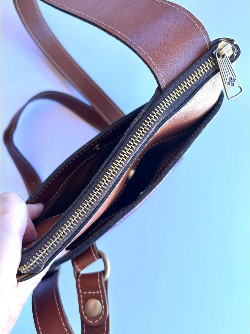Like New Patricia Nash Tan Leather Messenger Crossbody with Adjustable Strap - Picture 12 of 12